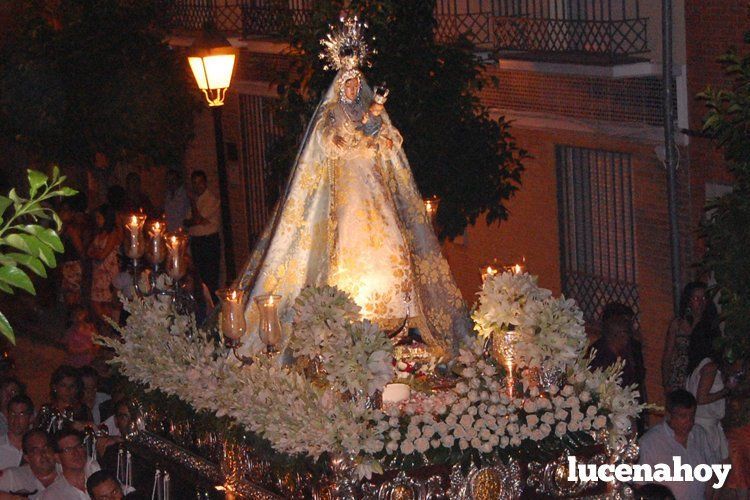 Imagen de la Virgen de los REmedios, de Las Navas en procesión.jpg