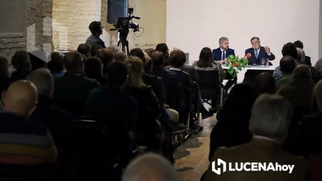 Presentación novela 'Dueños del mundo' 6