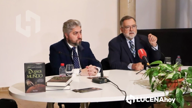 Presentación de la novela 'Dueños del mundo' en la Casa de los Mora