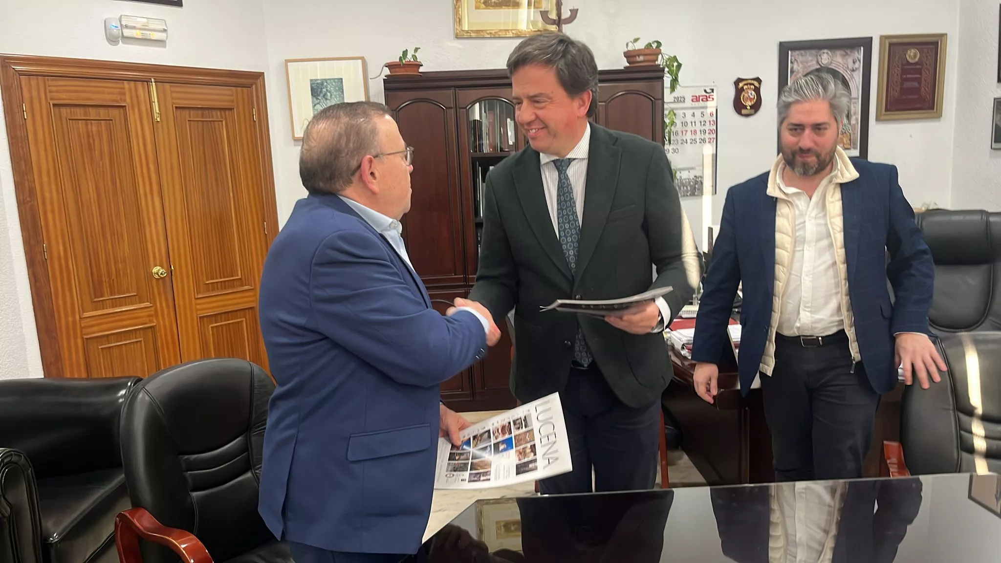 Firma del convenio de colaboración entre la Agrupación de Cofradías y el Ayuntamiento de Lucena