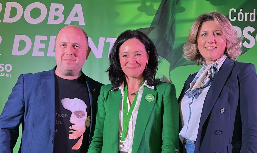 Jacob Lorenzo y María Jesús González junto a Rafi Crespín en el congreso provincial de este fin de semana