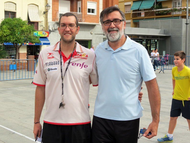 Galería: Un centenar de niños participan en la concentración del Club Balonmano Lucena