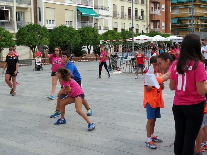 Galería: Un centenar de niños participan en la concentración del Club Balonmano Lucena