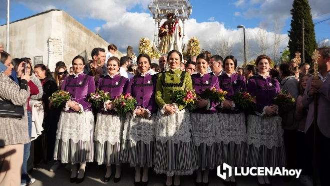 La nueva Corte Aracelitana ante la Virgen de Araceli La nueva Corte Aracelitana ante la Virgen de Araceli