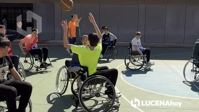 Alumnos del IES Marqués de Comares durante la realización de las actividades deportivas