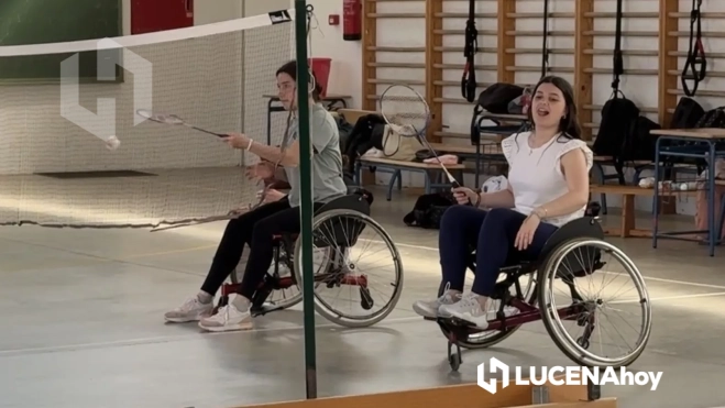 Alumnos del IES Marqués de Comares durante la realización de las actividades deportivas