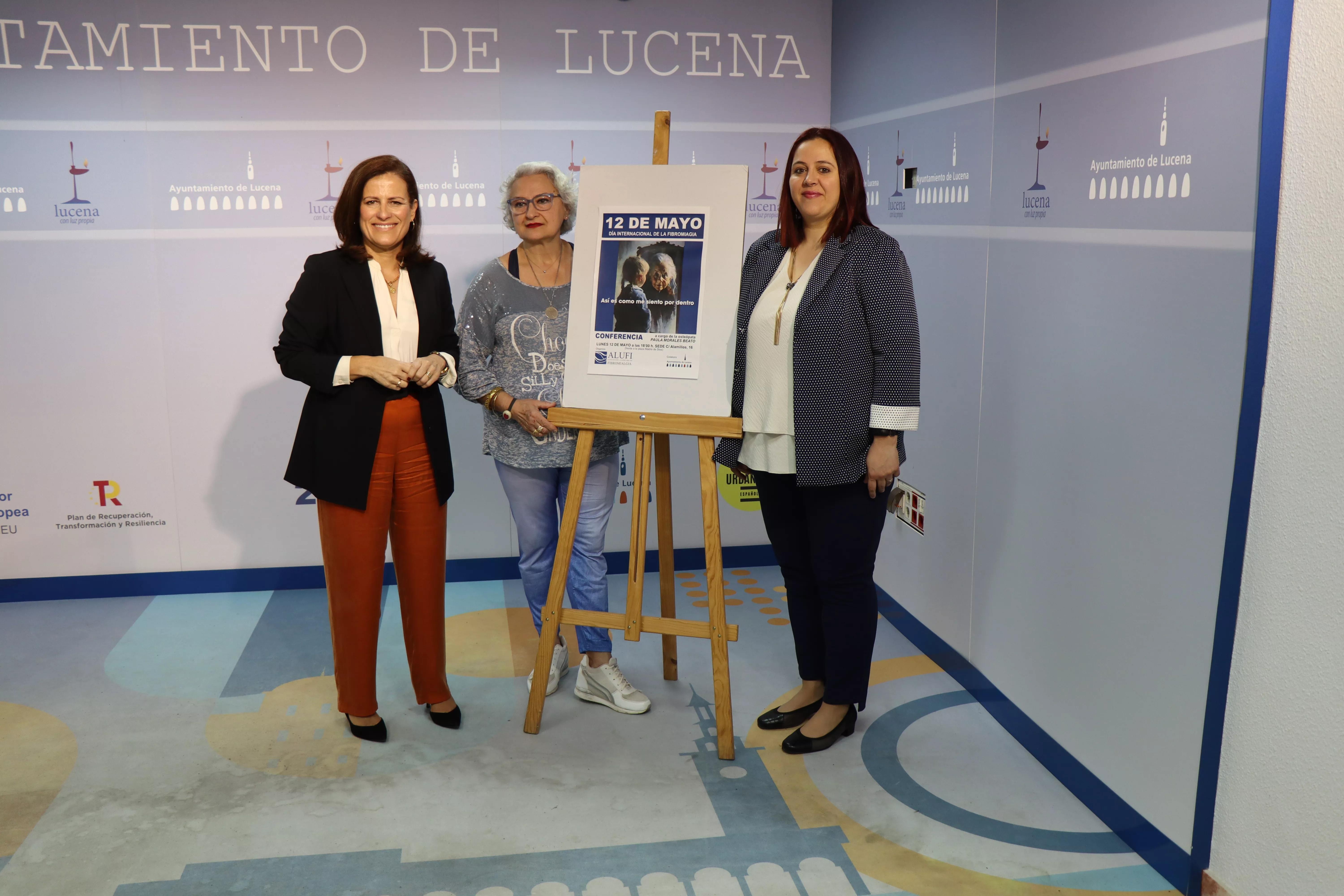 Míriam Ortiz, Mar Carmen Chicano y Ana Belén Villa Cantero durante la presentación de las actividades del Día Mundial de la Fibromialgia