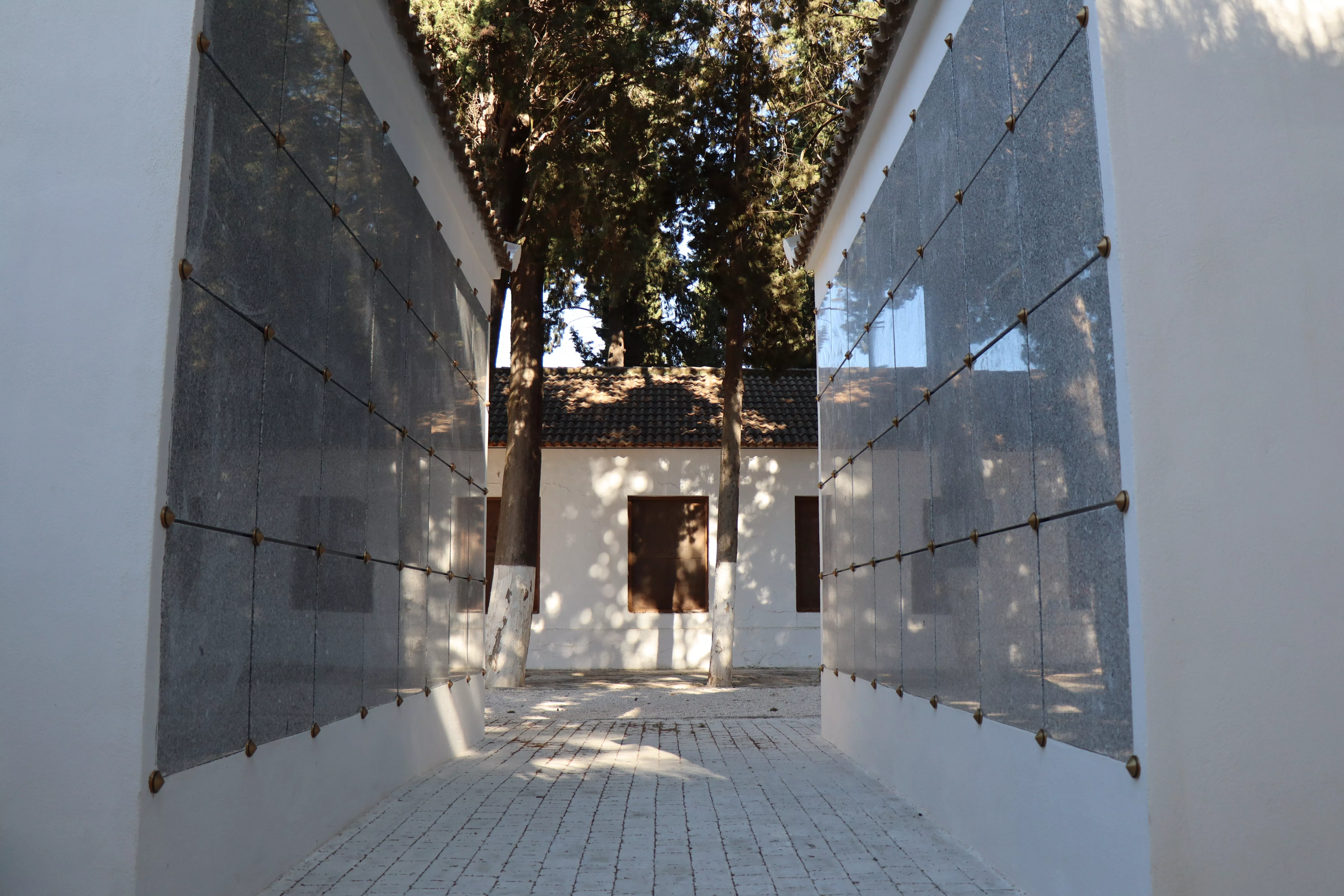 Nuevos columbarios en el cementerio Virgen de Araceli