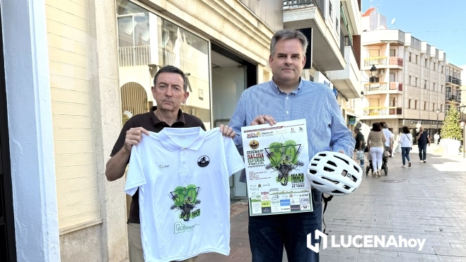 Vicente Briones, representante del club deportivo La Relenga y Ángel Novillo, concejal de Deportes del Ayto. de Lucena, presentan la prueba deportiva Vicente Briones, representante del club deportivo La Relenga y Ángel Novillo, concejal de Deportes del Ayto. de Lucena, presentan la prueba deportiva