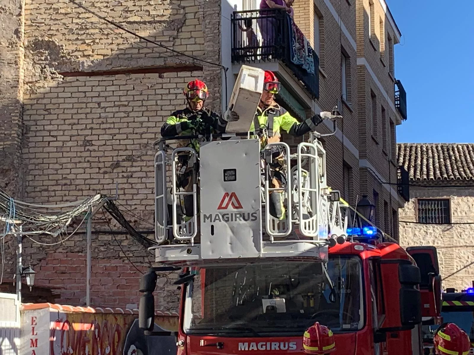 Rescate de un cernícalo en la calle Jaime