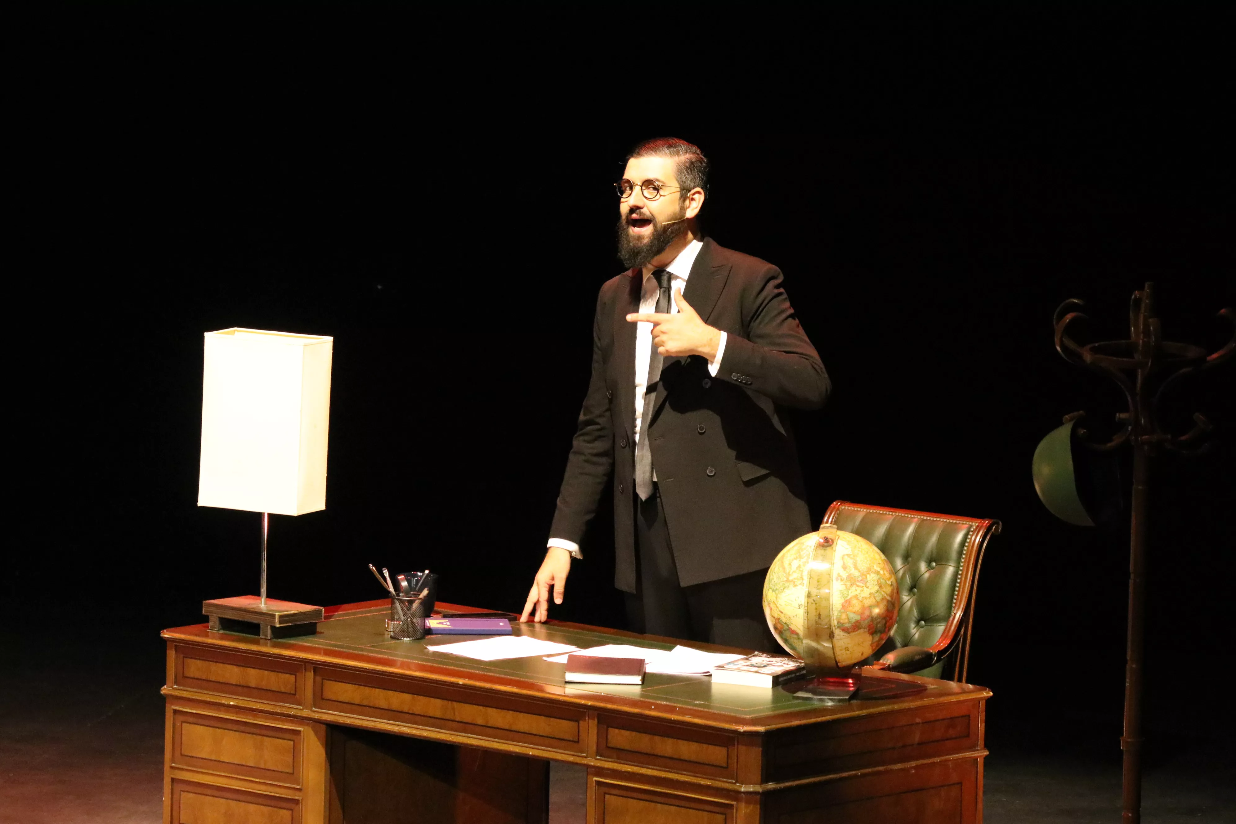 Manu Sánchez en su espectáculo "Entregamos", este sábado en el auditorio municipal de Lucena
