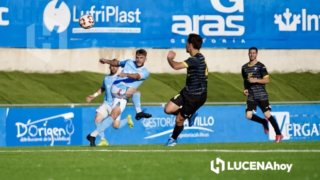 Manu Molina en un disparo en la primera mitad. Foto: Antonio Dávila
