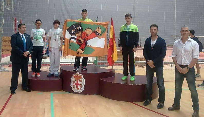 Galería: El Club Koryo de Lucena logra siete medallas en la Copa Federación de Taekwondo