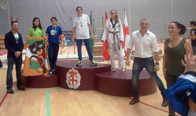 Galería: El Club Koryo de Lucena logra siete medallas en la Copa Federación de Taekwondo