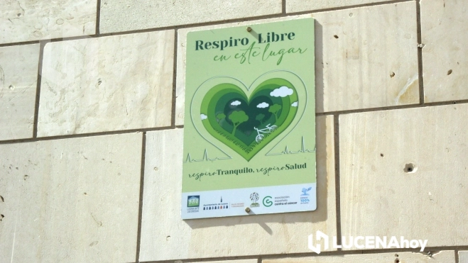 Distintos espacios urbanos lucen ya carteles como este Distintos espacios urbanos lucen ya carteles como este