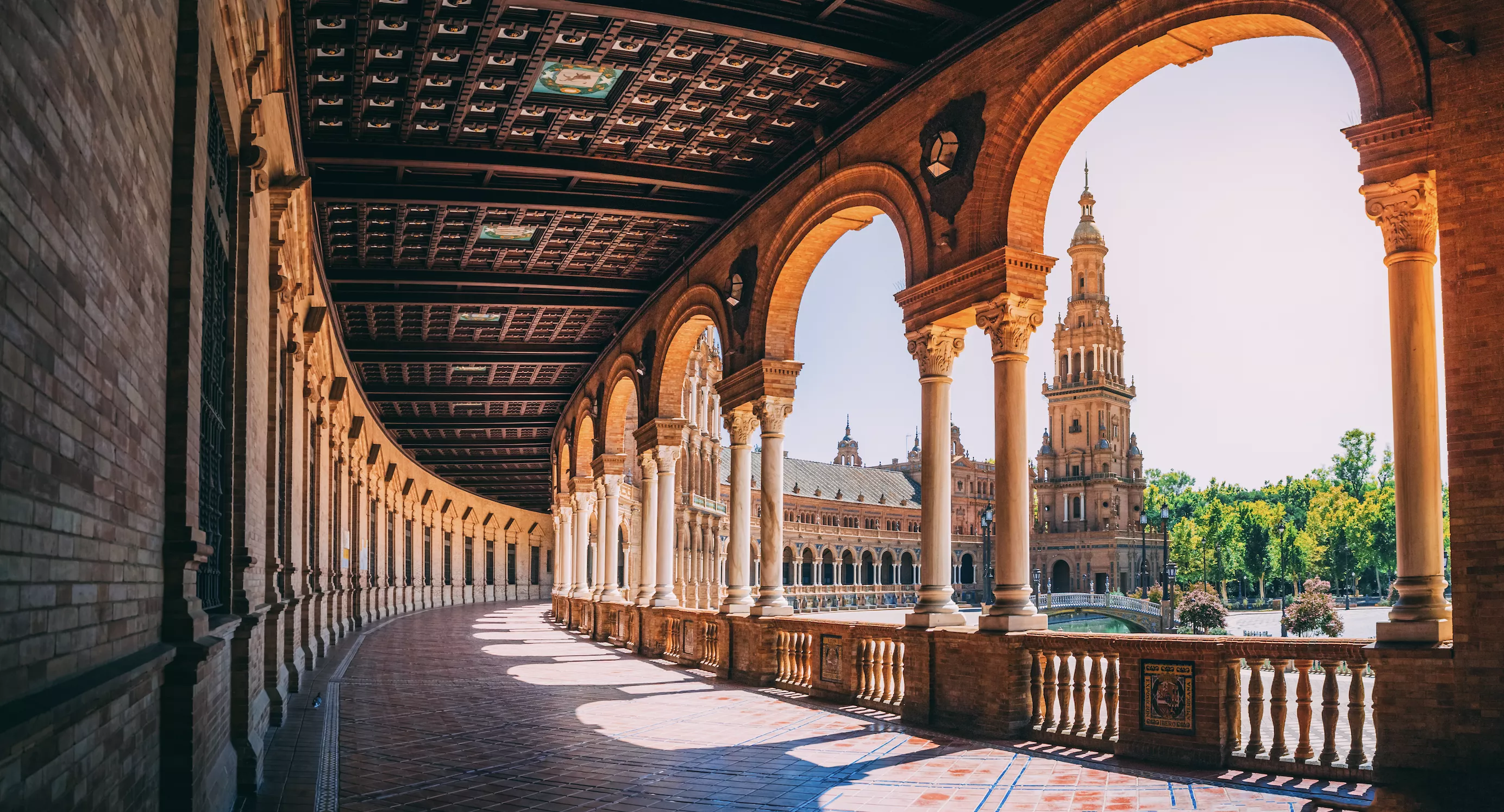 Hermosa vista de la Plaza de España en Sevilla en España. Freepik