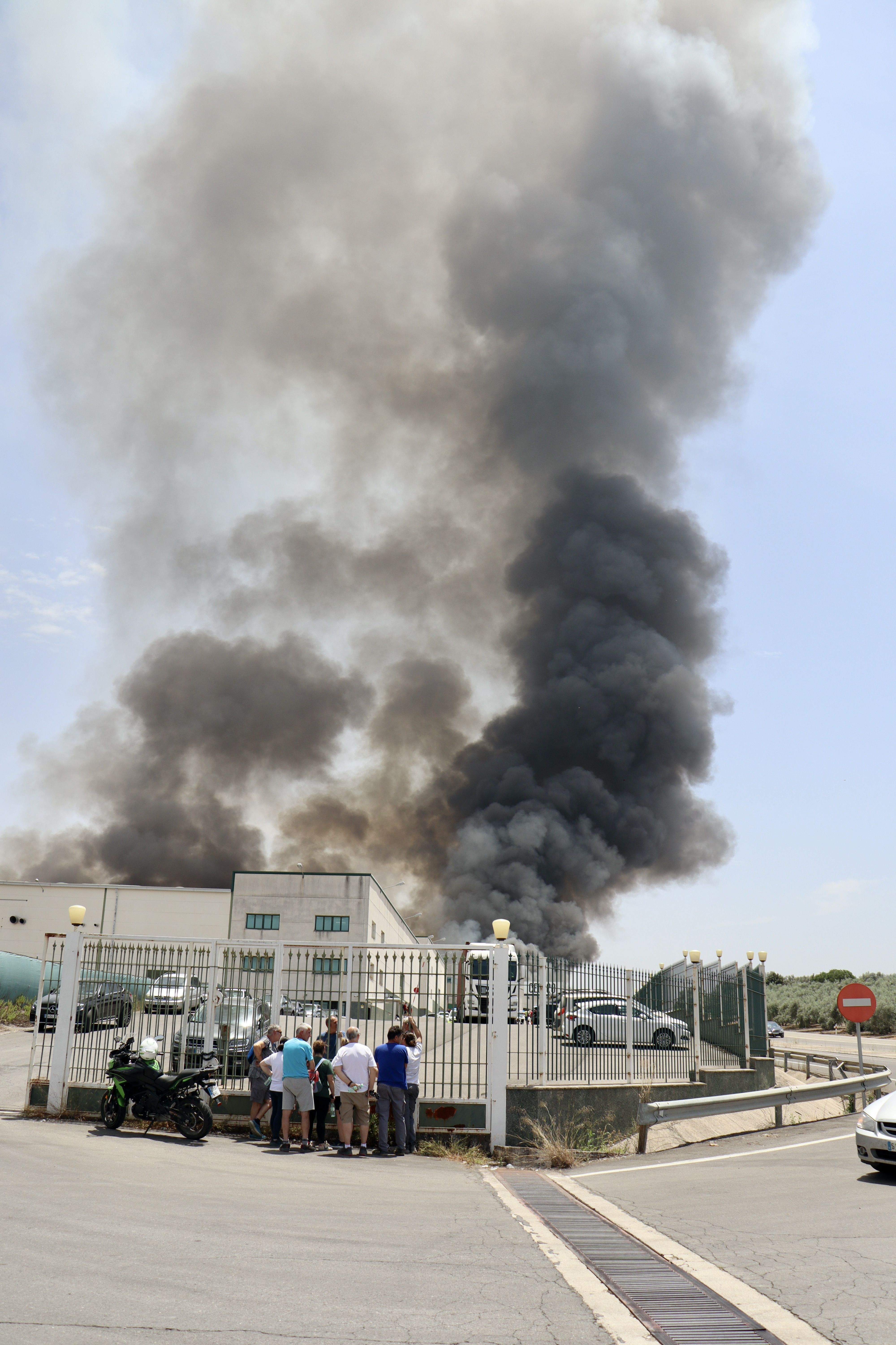 Incendio CEGECO en Lucena Incendio CEGECO en Lucena