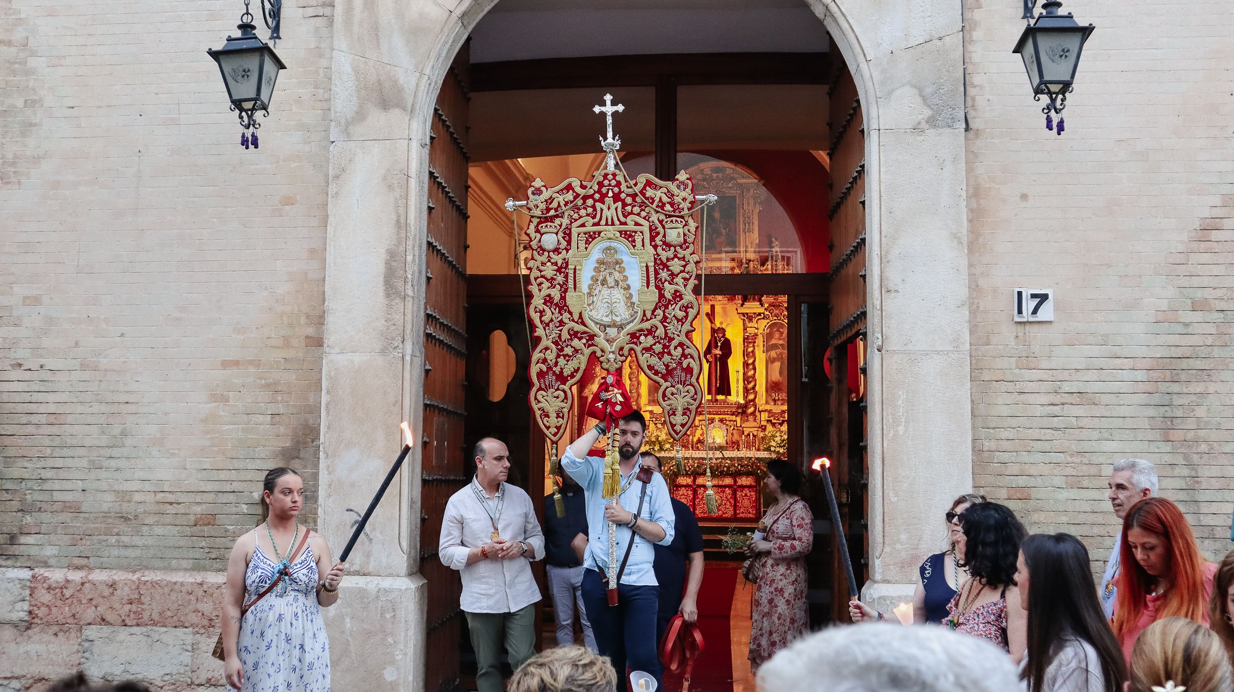 Simpecado de la Hermandad del Rocío de Lucena 07 Simpecado de la Hermandad del Rocío de Lucena 07