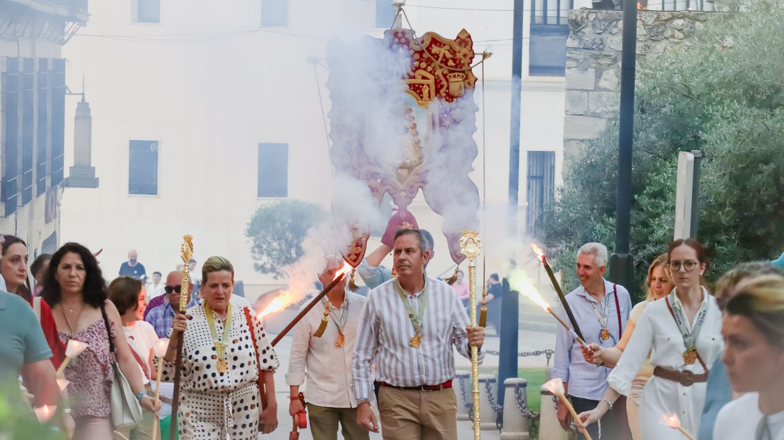 Simpecado de la Hermandad del Rocío de Lucena 14 Simpecado de la Hermandad del Rocío de Lucena 14