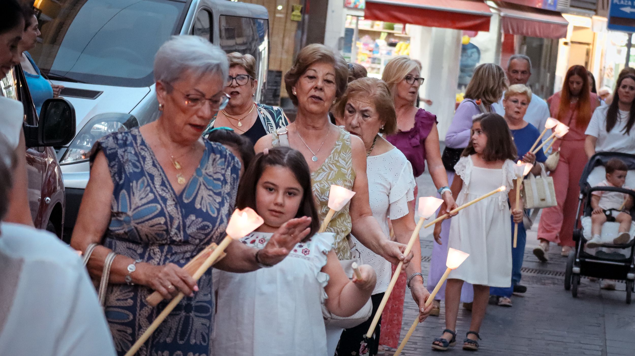 Simpecado de la Hermandad del Rocío de Lucena 20 Simpecado de la Hermandad del Rocío de Lucena 20