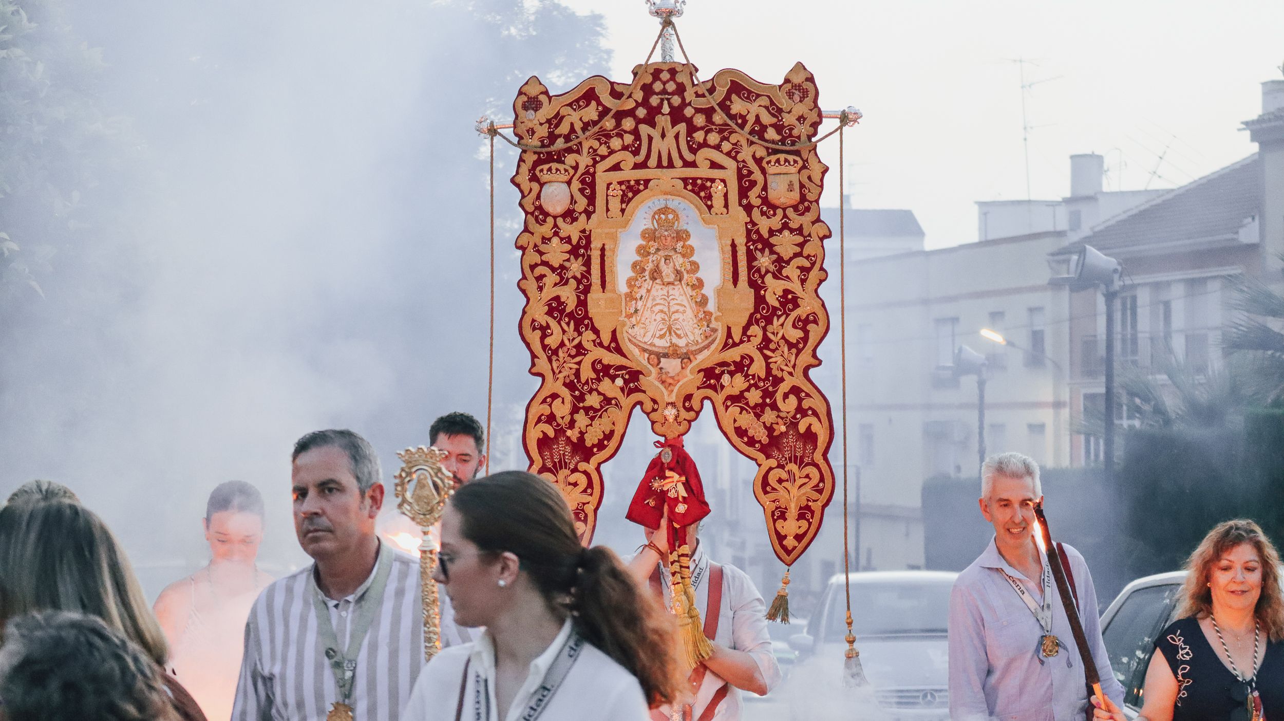 Simpecado de la Hermandad del Rocío de Lucena 36 Simpecado de la Hermandad del Rocío de Lucena 36