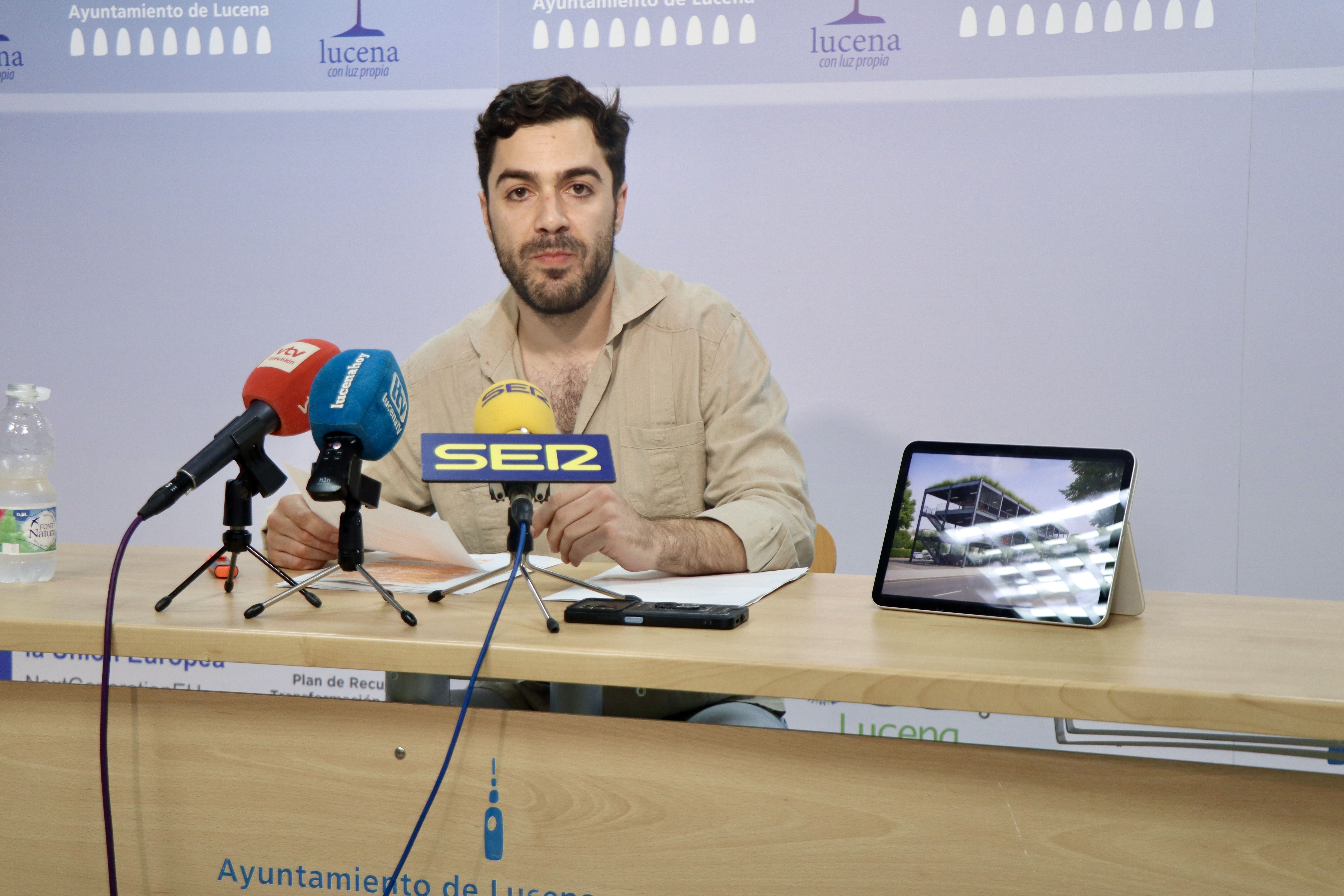 Francisco de Mora, durante la presentación de su iniciativa de creación de aparcamientos