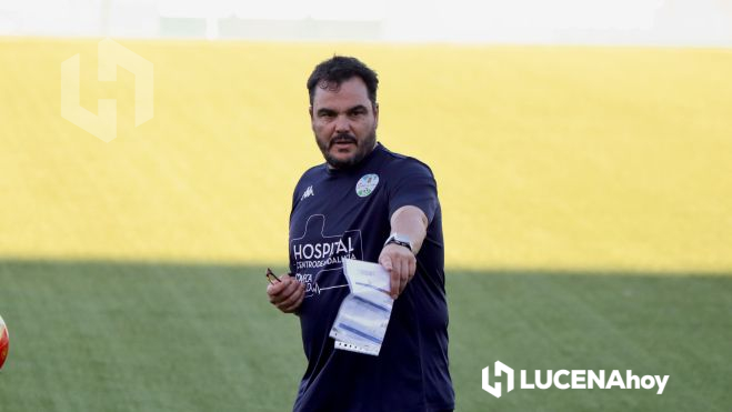 Antonio Jesús Cobos, entrenador del Ciudad de Lucena durante un entrenamiento