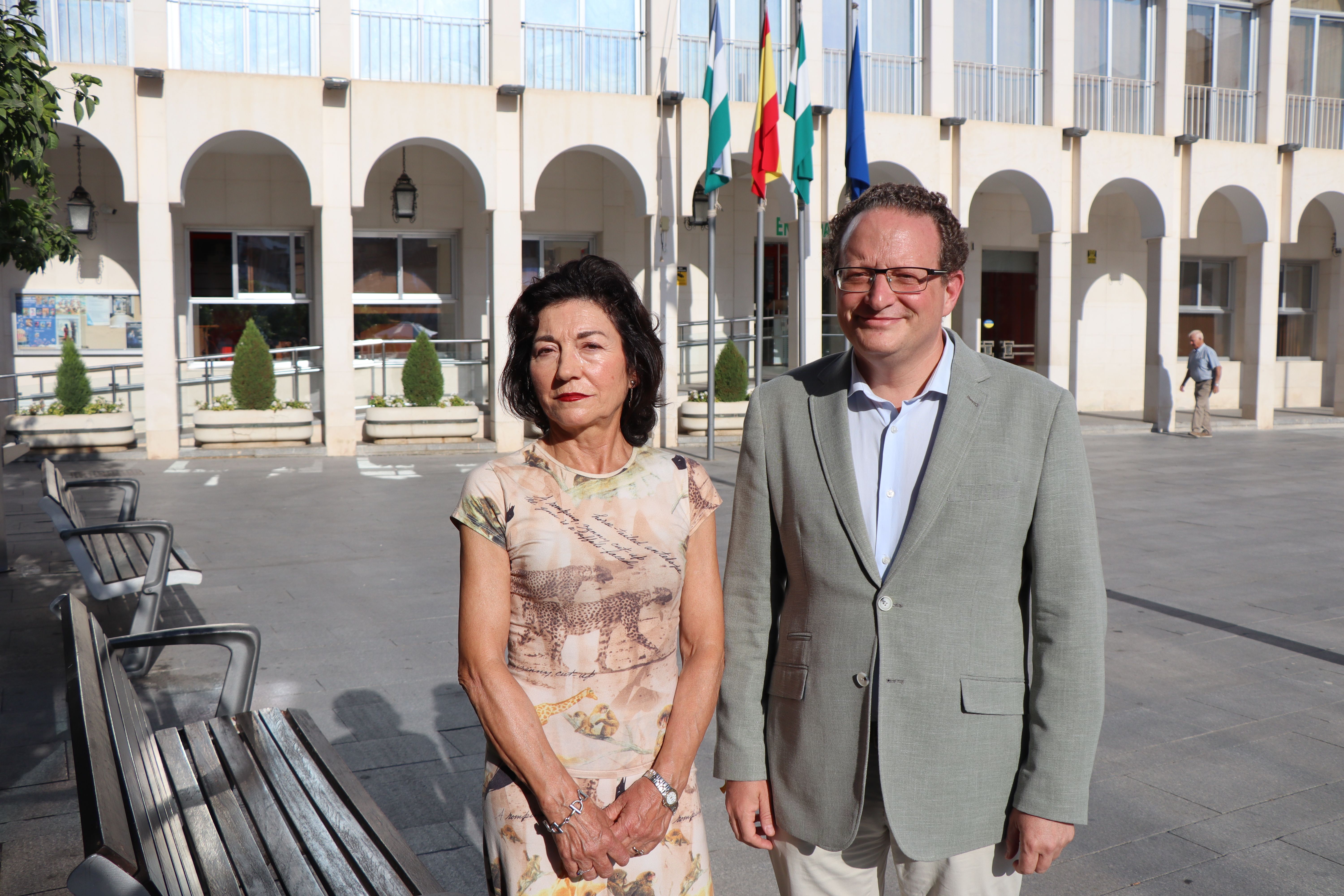 José Ramírez y Laura Sánchez, esta mañana en la Plaza Nueva de Lucena