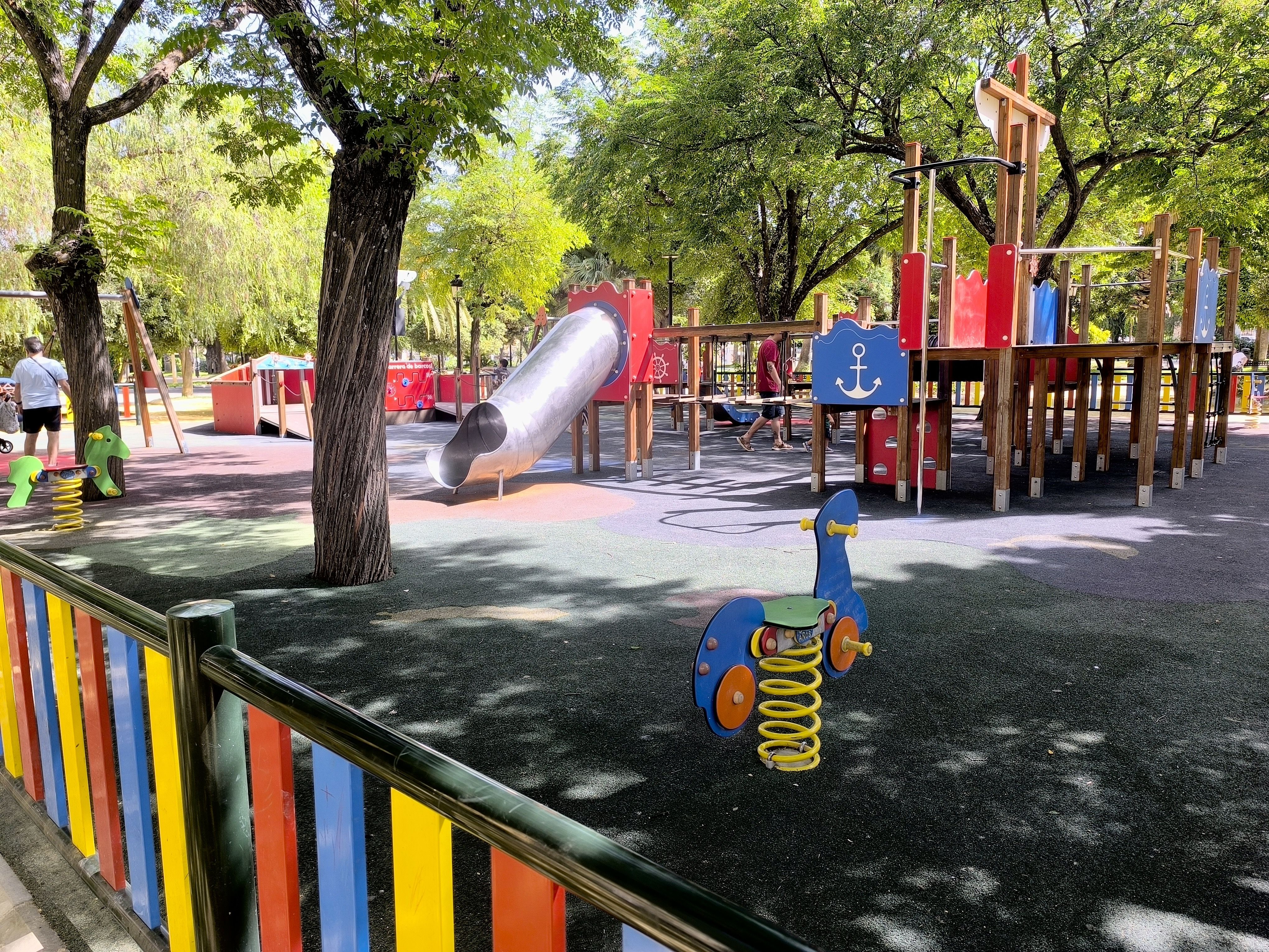 Zona infantil del Paseo de Rojas 