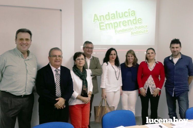  Diferentes representantes presentes en la primera reunión. 