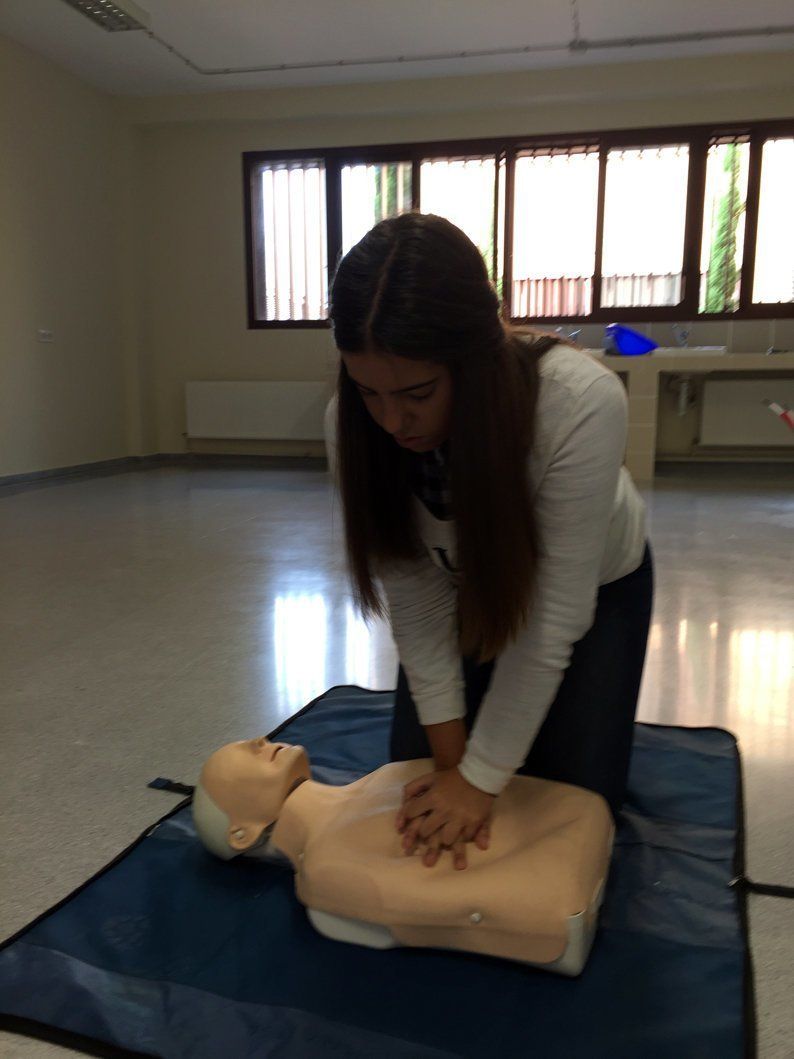 Galería: Taller práctico sobre primeros auxilios en el IES Sierra de Aras