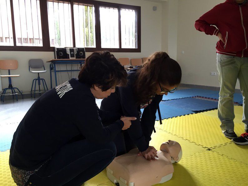 Galería: Taller práctico sobre primeros auxilios en el IES Sierra de Aras