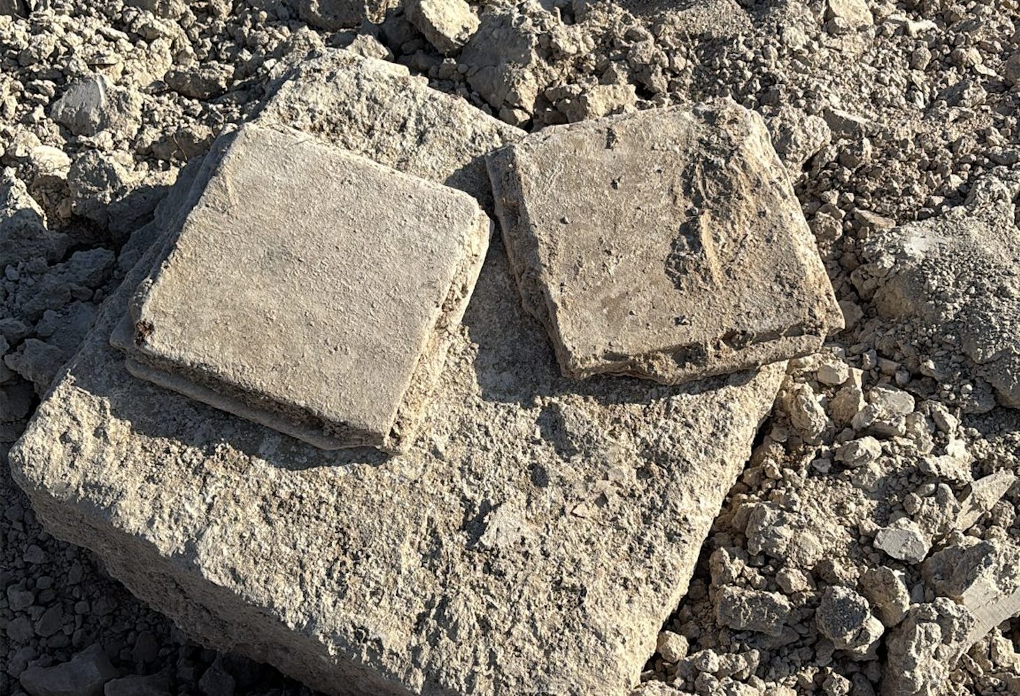 Parte de los restos arqueológicos hallados durante las obras de la planta de Mirabrás Solar