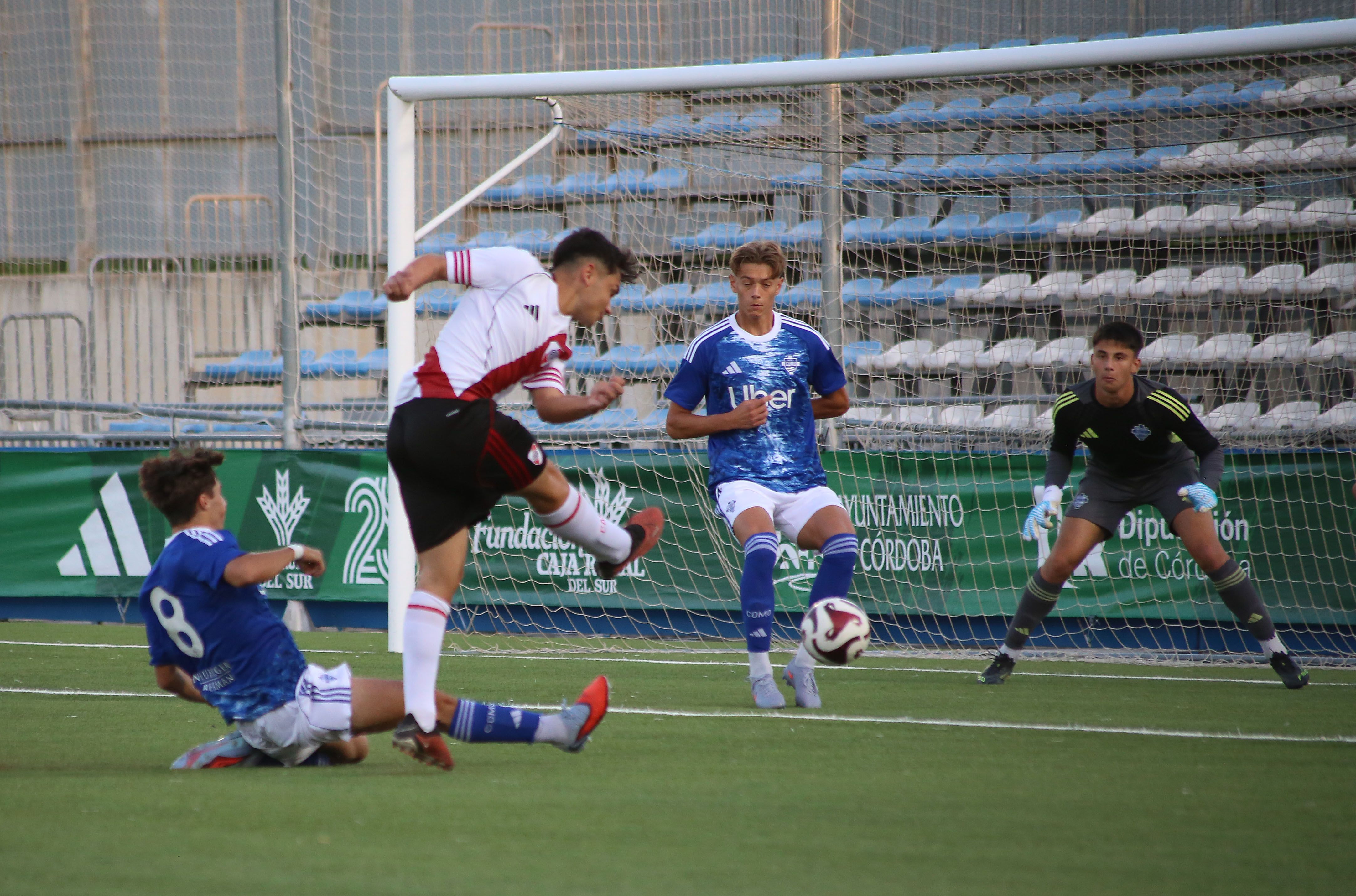 Mundial de Clubes Juvenil. Partido entre River y Como 1907 en el Estadio Ciudad de Lucena en la tarde de ayer Mundial de Clubes Juvenil. Partido entre River y Como 1907 en el Estadio Ciudad de Lucena en la tarde de ayer