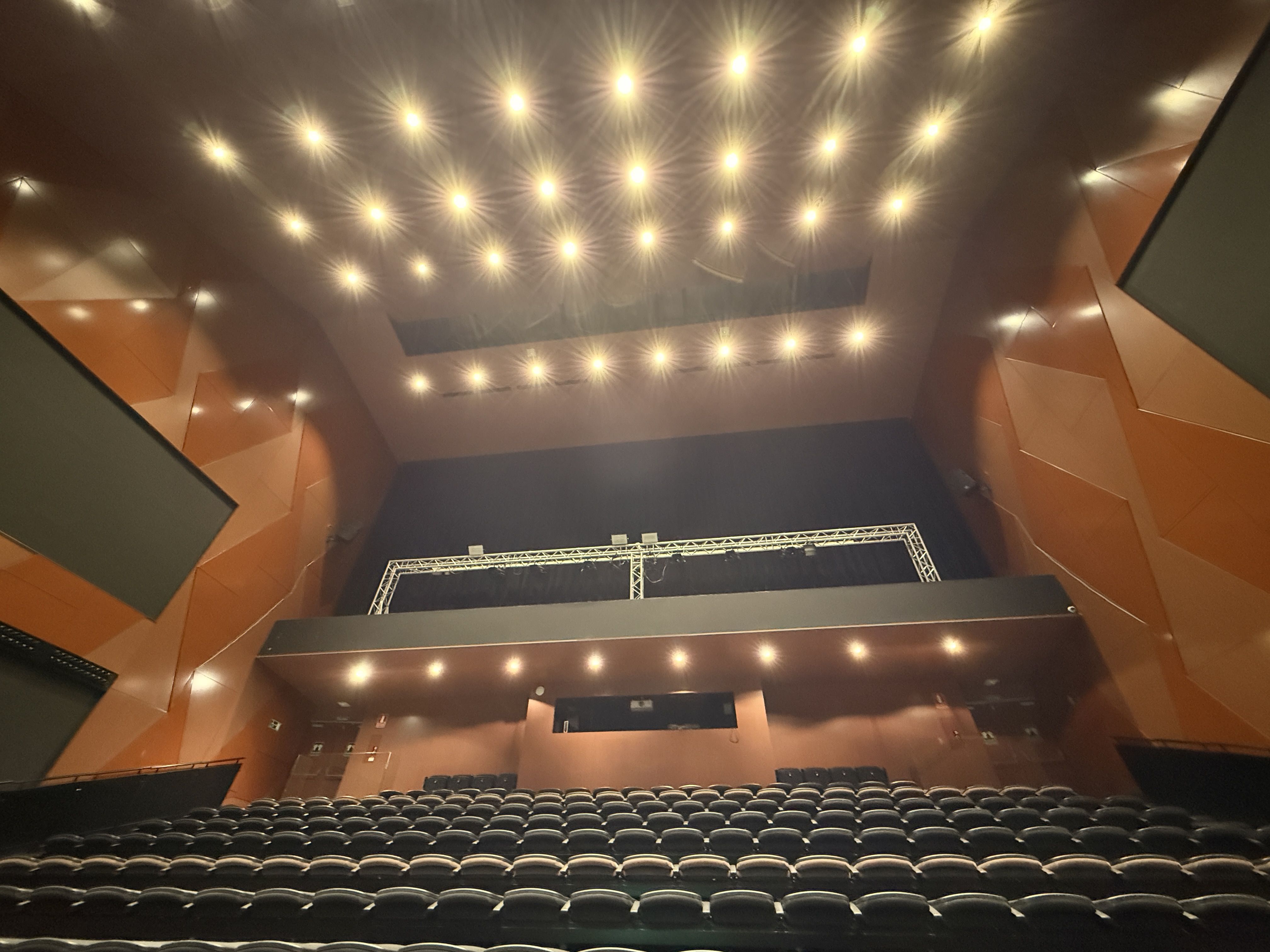 Nueva iluminación del patio de butacas