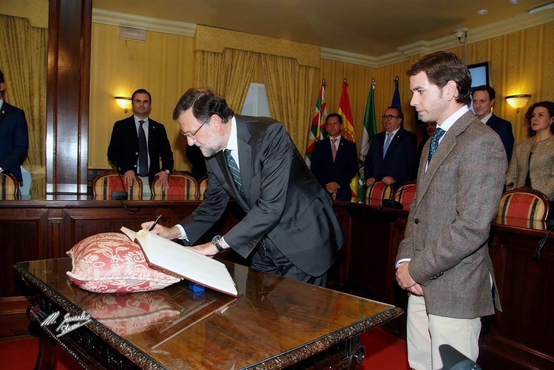 Galería: Rajoy, paseo y mitin de precampaña en Cabra. Fotos de Manuel González Durán