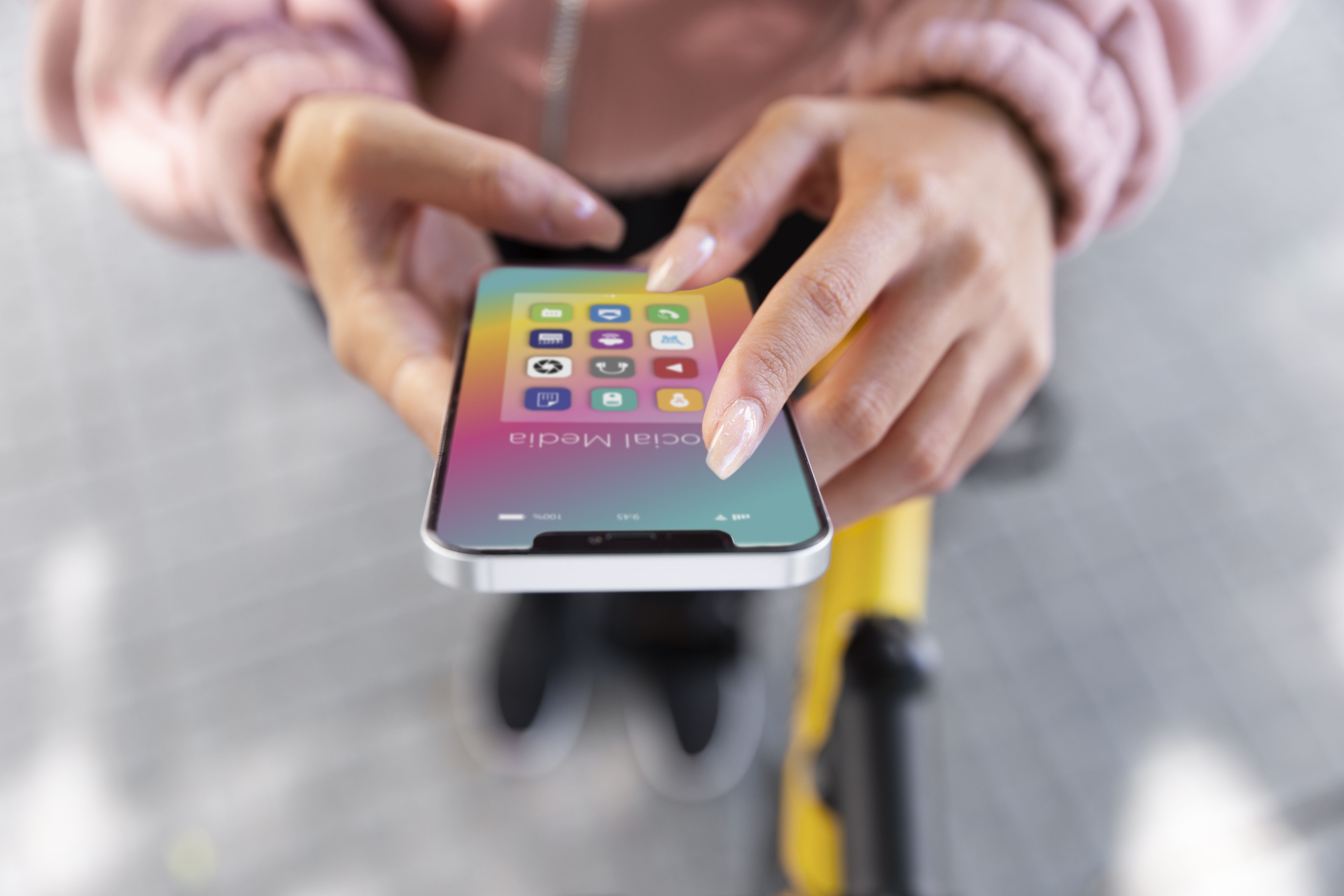 El móvil se ha convertido en una herramienta más de pago. Foto: Freepik