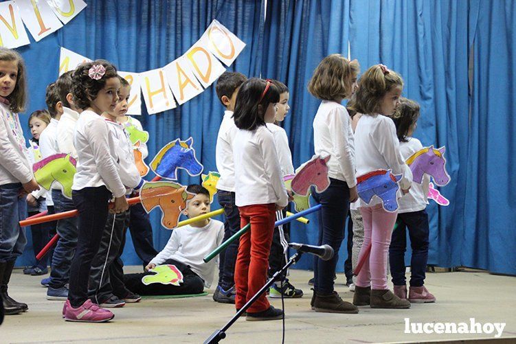 Galería: El colegio Antonio Machado inaugura su salón de usos múltiples con mucha poesía