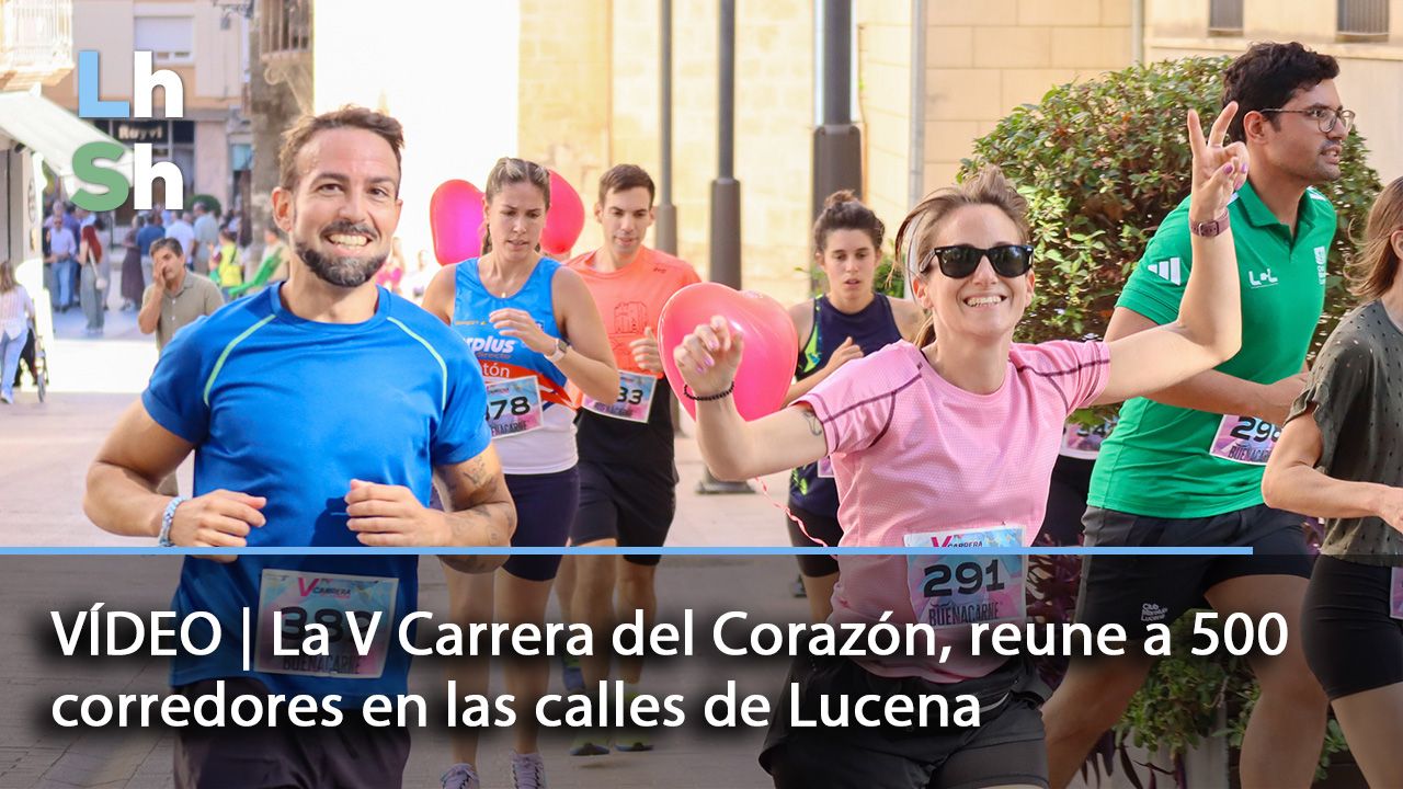 Participantes a su paso por la calle Barahona de Soto en la V Carrera del Corazón