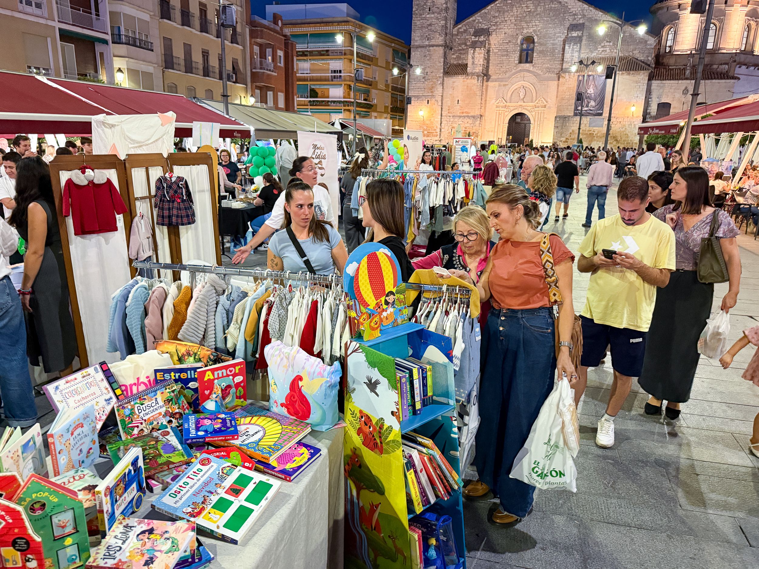 Street Market Lucena 13