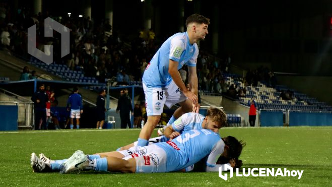 Los jugadores celestes celebran el gol