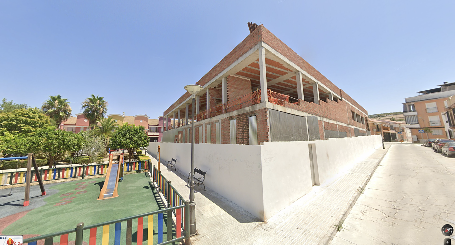 Edificio de la Seguridad Social en la calle Zagrilla