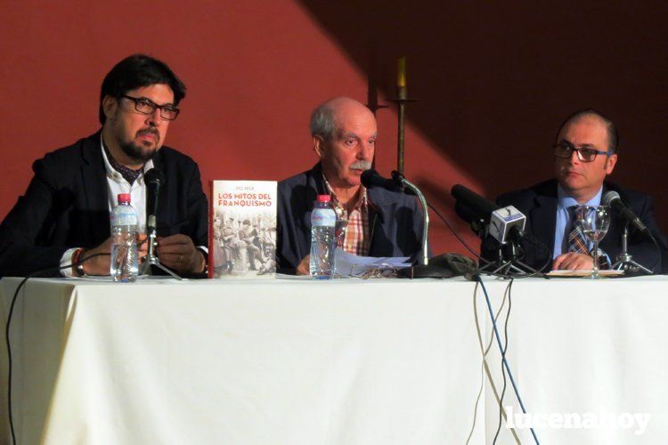  Mario Flores, Pío Moa y Antonio Arrabal. 
