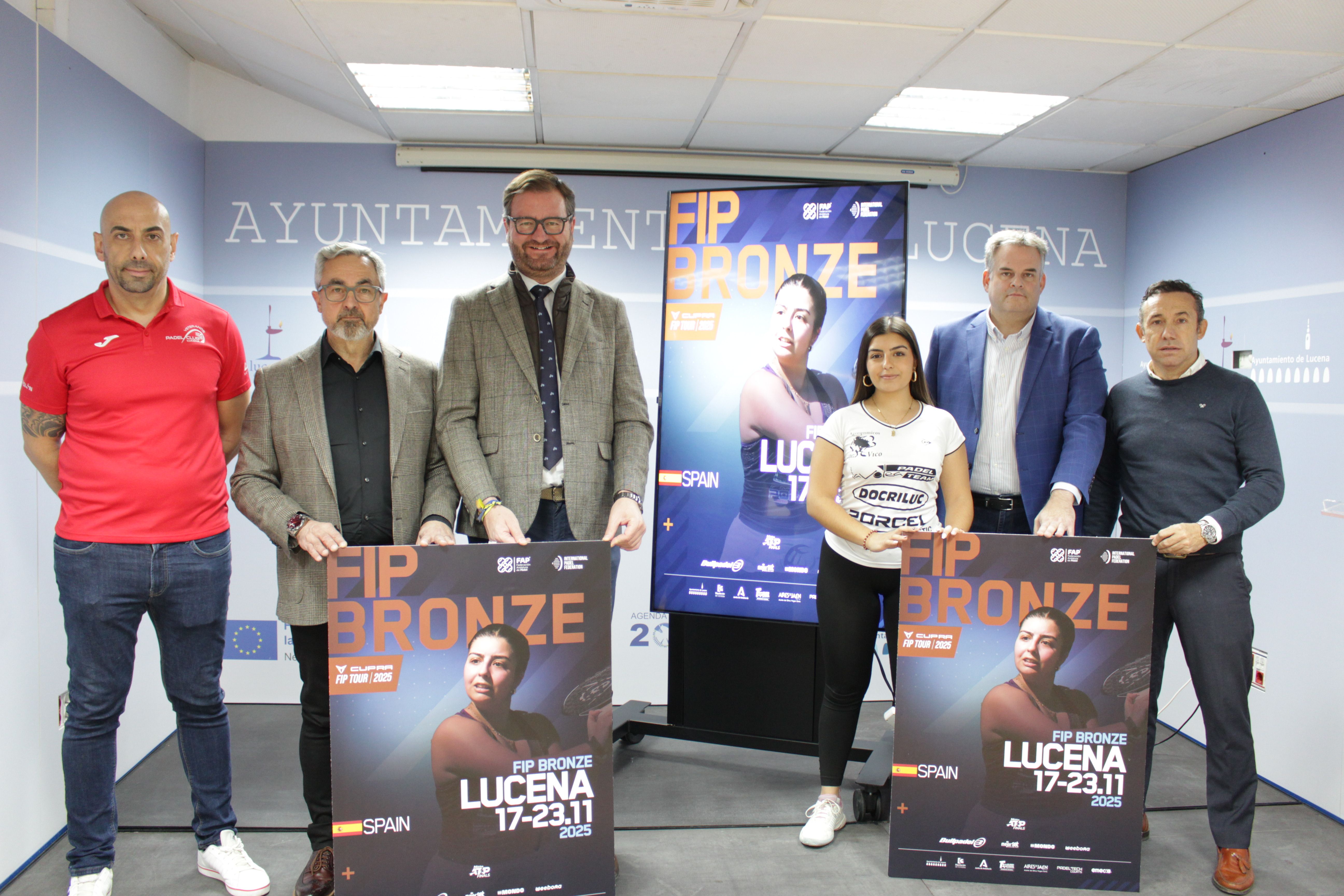 Presentación del torneo internacional de pádel esta mañana en el Ayuntamiento de Lucena