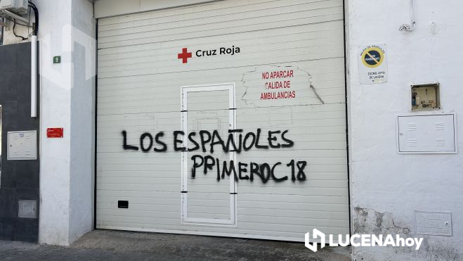 Las mismas pintadas en la sede de Cruz Roja de Lucena Las mismas pintadas en la sede de Cruz Roja de Lucena