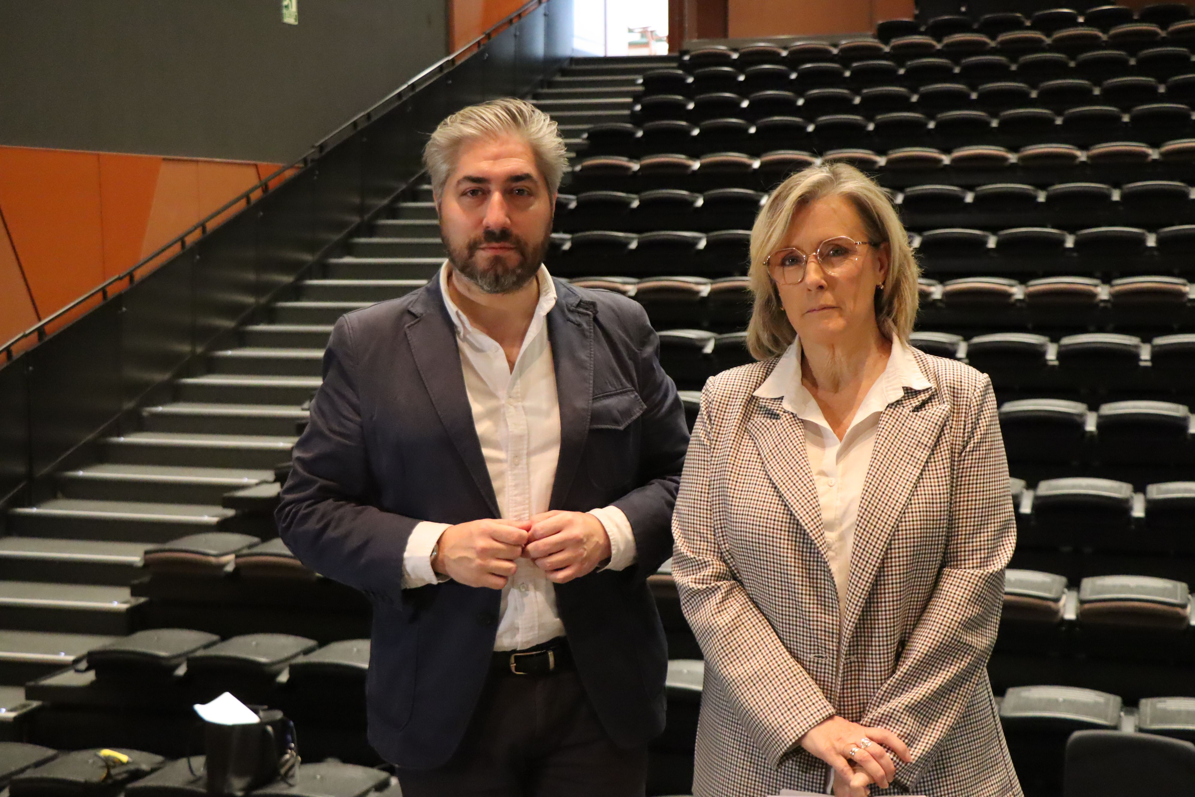 Francisco Barbancho y Tatiana Pozo, presidenta de la Agencia de la Energía de Córdoba, durante la visita al Auditorio Municipal