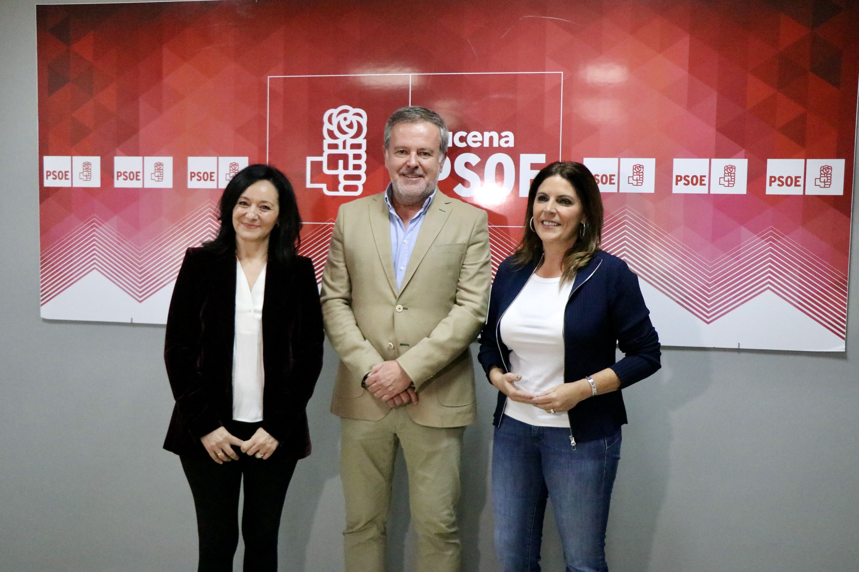 Rafí Crespín, Francisco Algar y Ángeles Férriz, esta mañana en la Casa del Pueblo