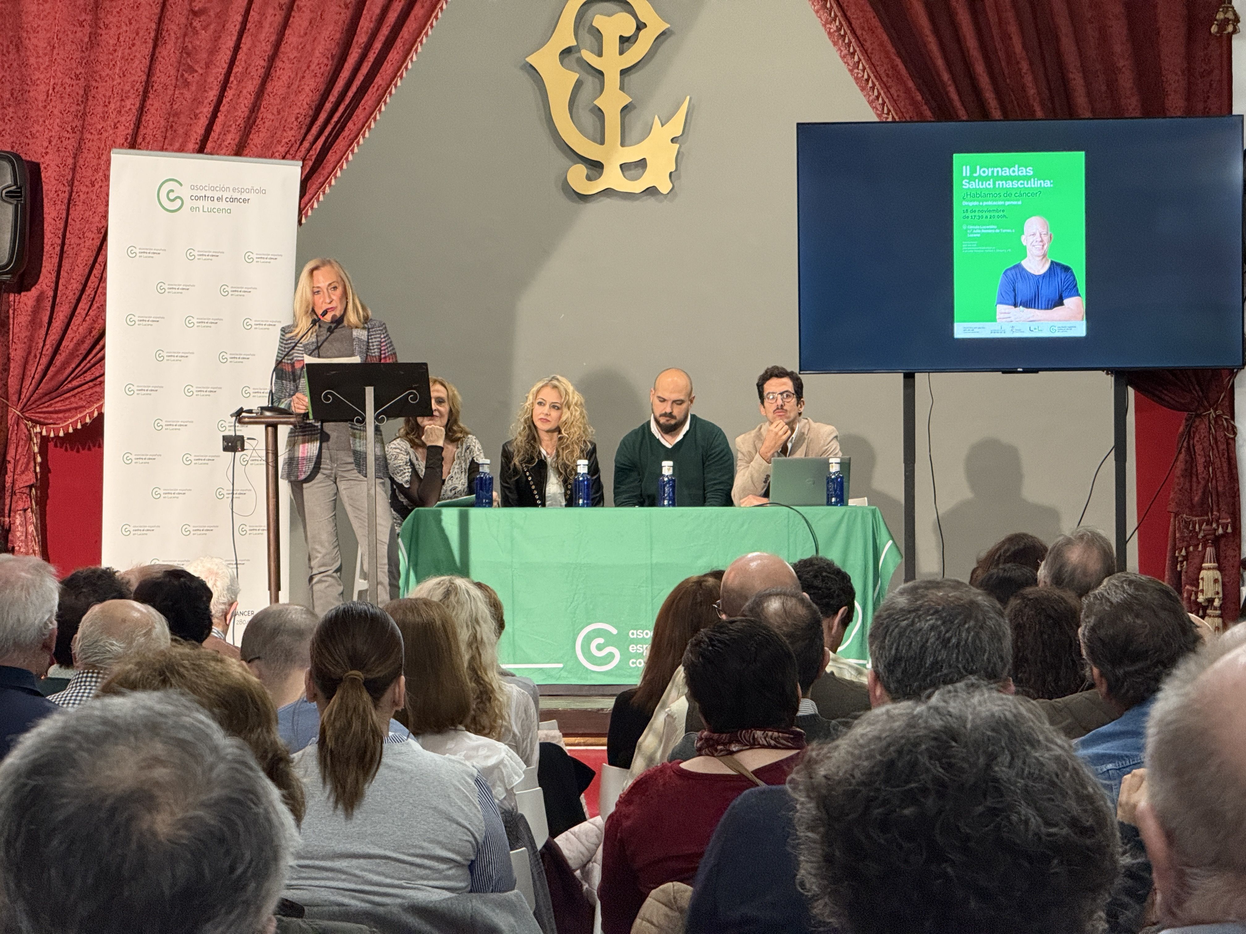 María Auxiliadora Cabañas, presidenta de la AECC en Córdoba, se dirige a los asistentes durante la presentación de la jornada. María Auxiliadora Cabañas, presidenta de la AECC en Córdoba, se dirige a los asistentes durante la presentación de la jornada.