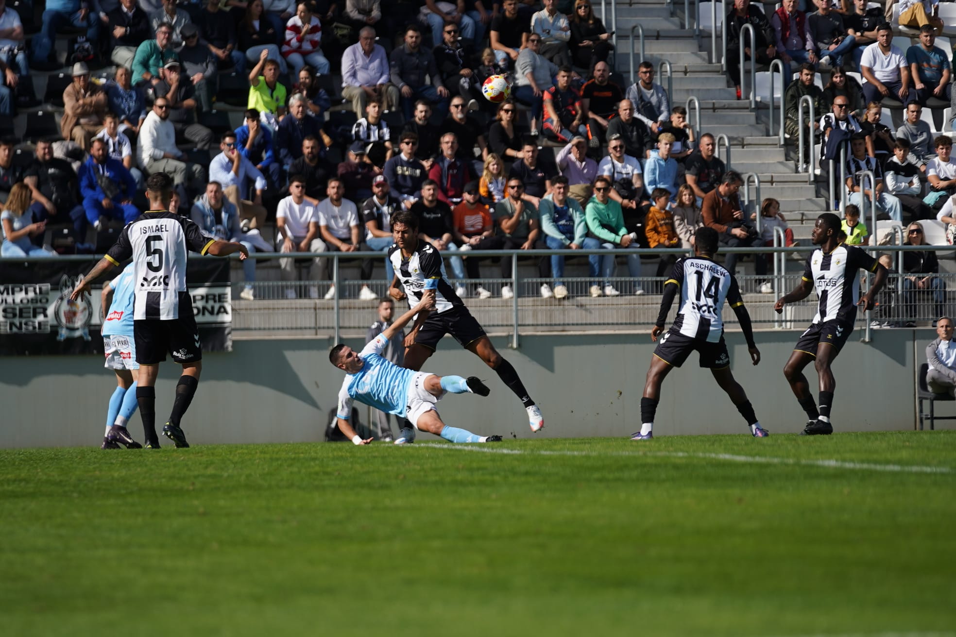 Balompédica Linense - Ciudad de Lucena. Antonio Dávila