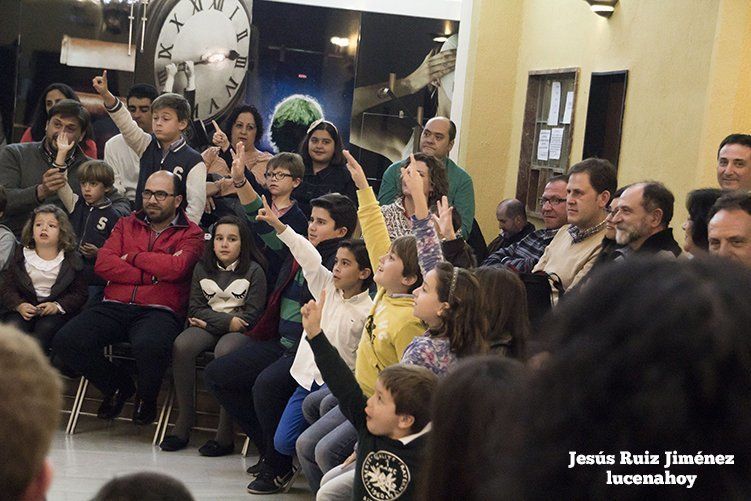 Galería: El mago Valery llena de ilusión el hall del Palacio Erisana, por Jesús Ruiz